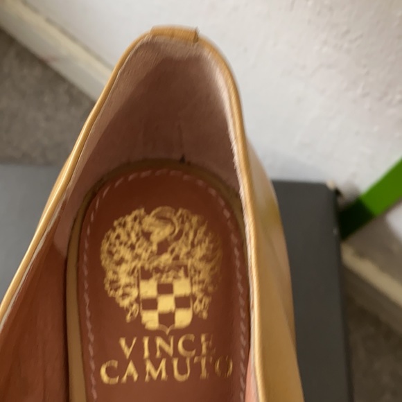 Vince Camuto Mistys peep toe Nappa leather platform pump. 5.5 . Toffee color. - Picture 9 of 11